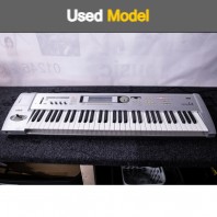 Used Korg Triton LE 61 Note Synthesizer with Flight Case (SN:006390) Used Korg Triton LE 61 Note Synthesizer with Flight Case (SN:006390)